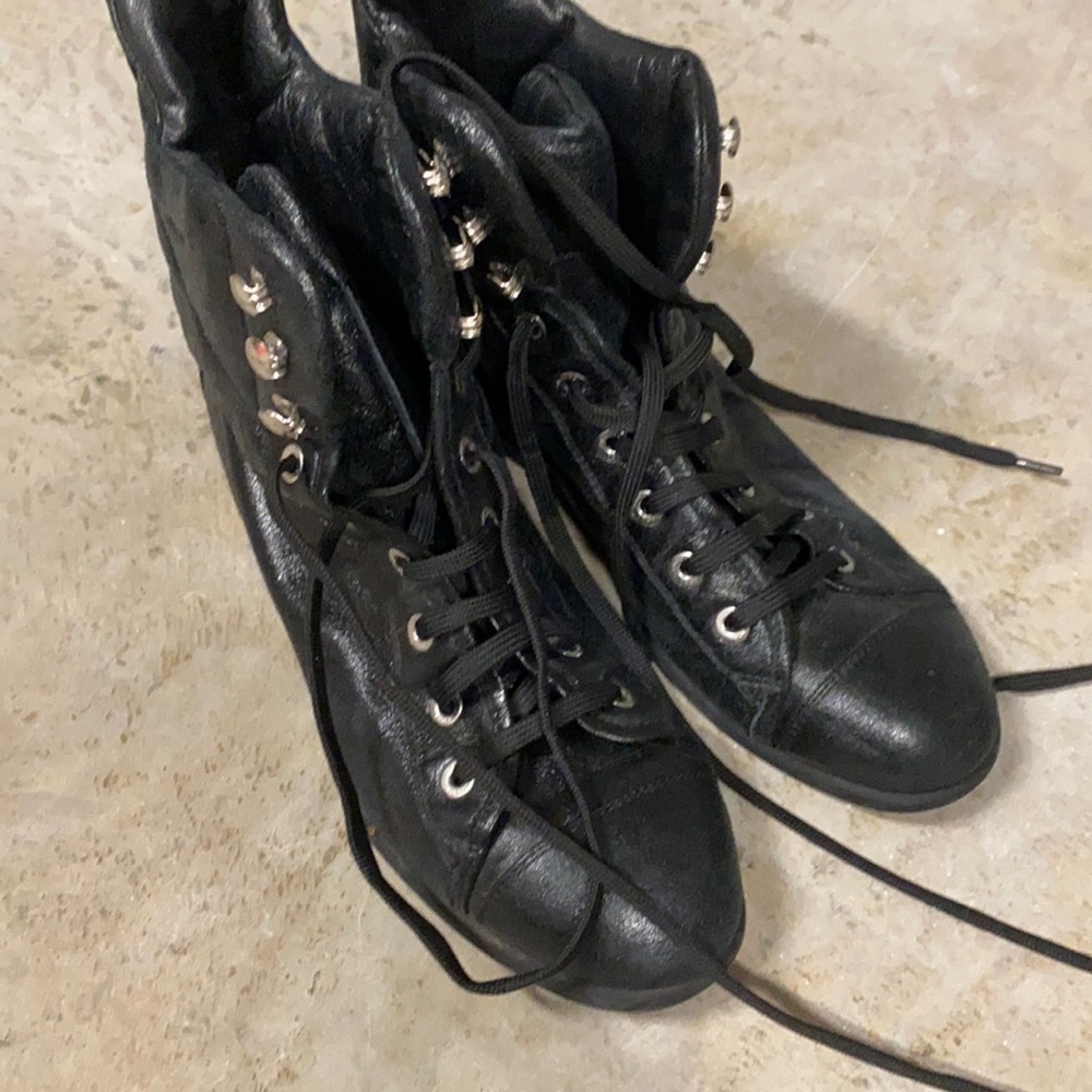 Women’s channel high top